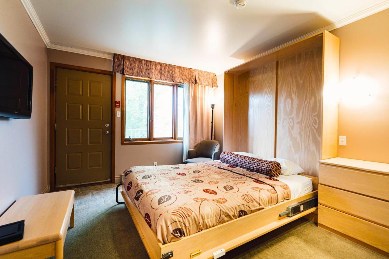 Auberge Harris Saint-Jean-sur-Richelieu Εξωτερικό φωτογραφία