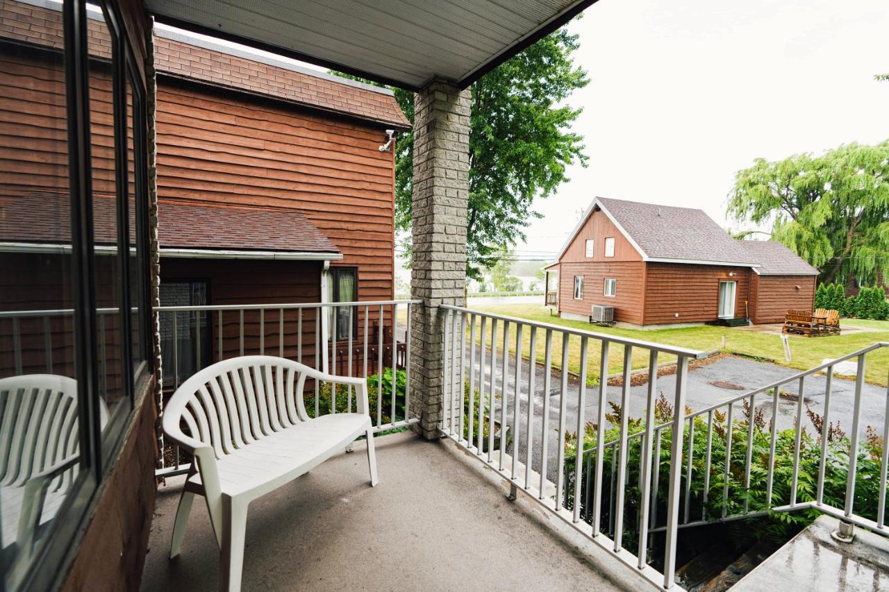 Auberge Harris Saint-Jean-sur-Richelieu Εξωτερικό φωτογραφία