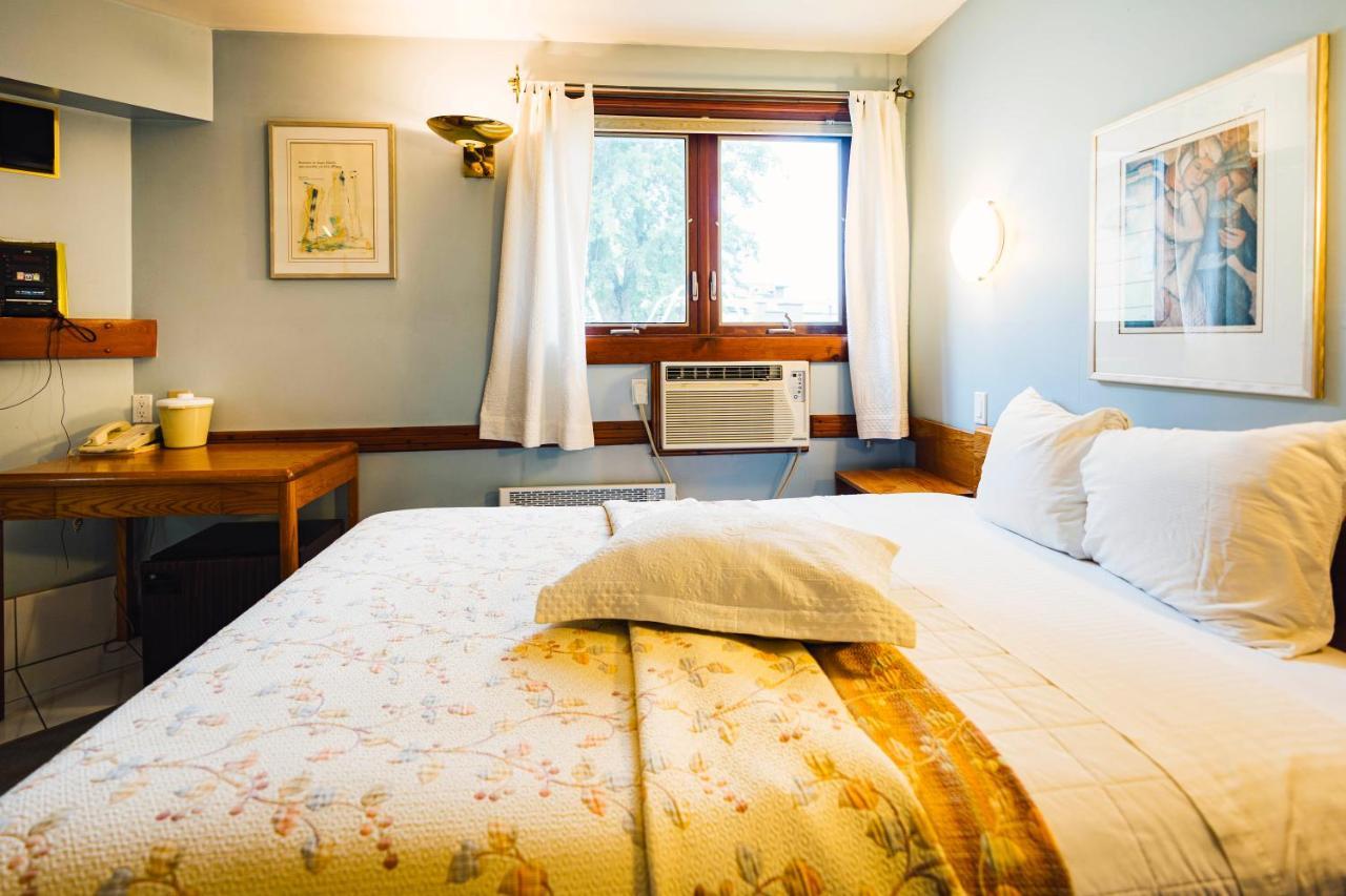 Auberge Harris Saint-Jean-sur-Richelieu Εξωτερικό φωτογραφία