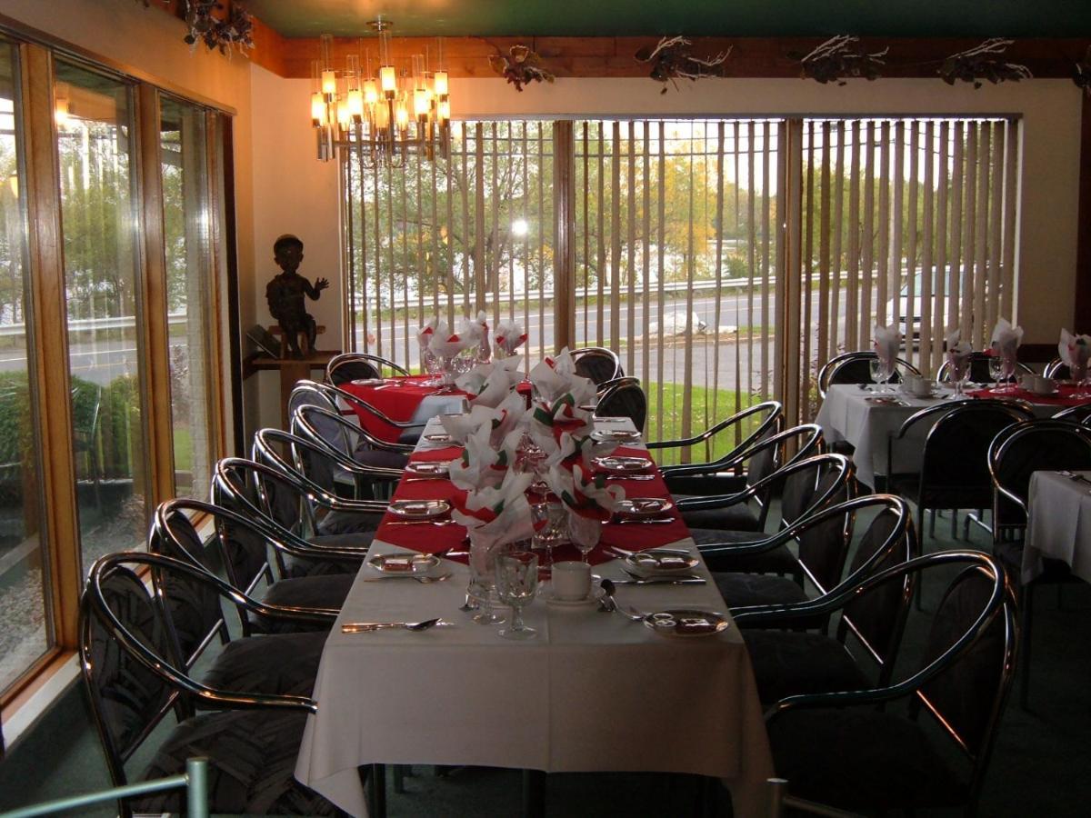 Auberge Harris Saint-Jean-sur-Richelieu Εξωτερικό φωτογραφία