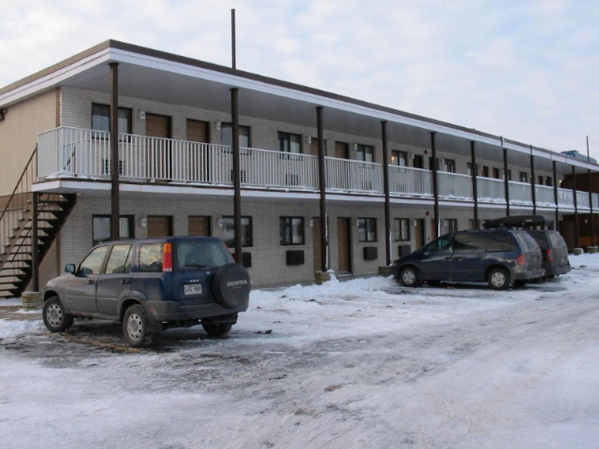 Auberge Harris Saint-Jean-sur-Richelieu Εξωτερικό φωτογραφία