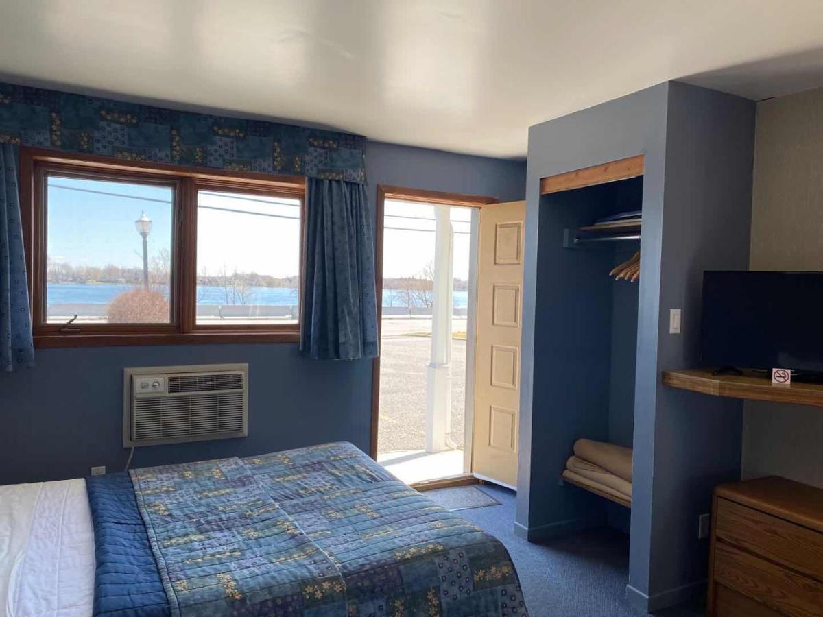 Auberge Harris Saint-Jean-sur-Richelieu Εξωτερικό φωτογραφία