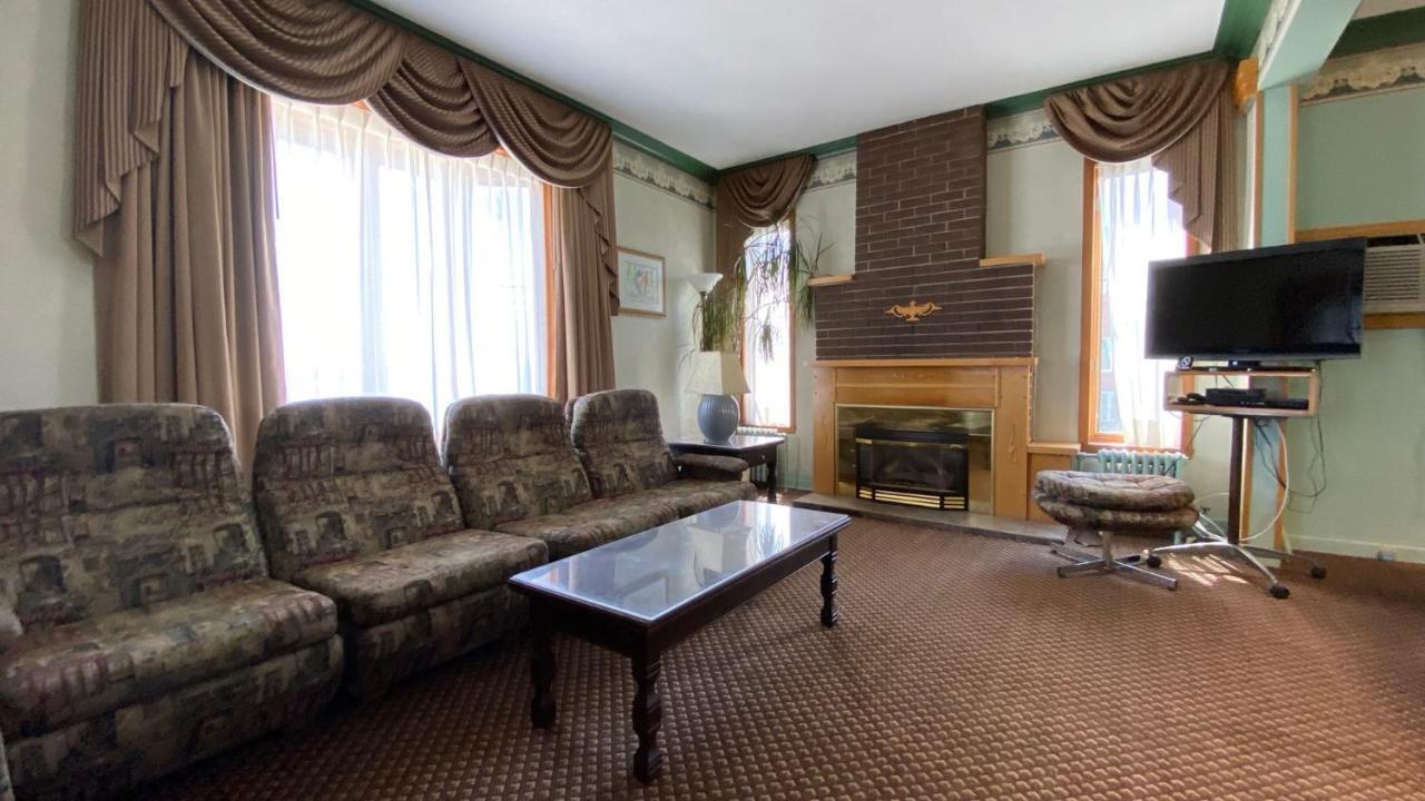 Auberge Harris Saint-Jean-sur-Richelieu Εξωτερικό φωτογραφία